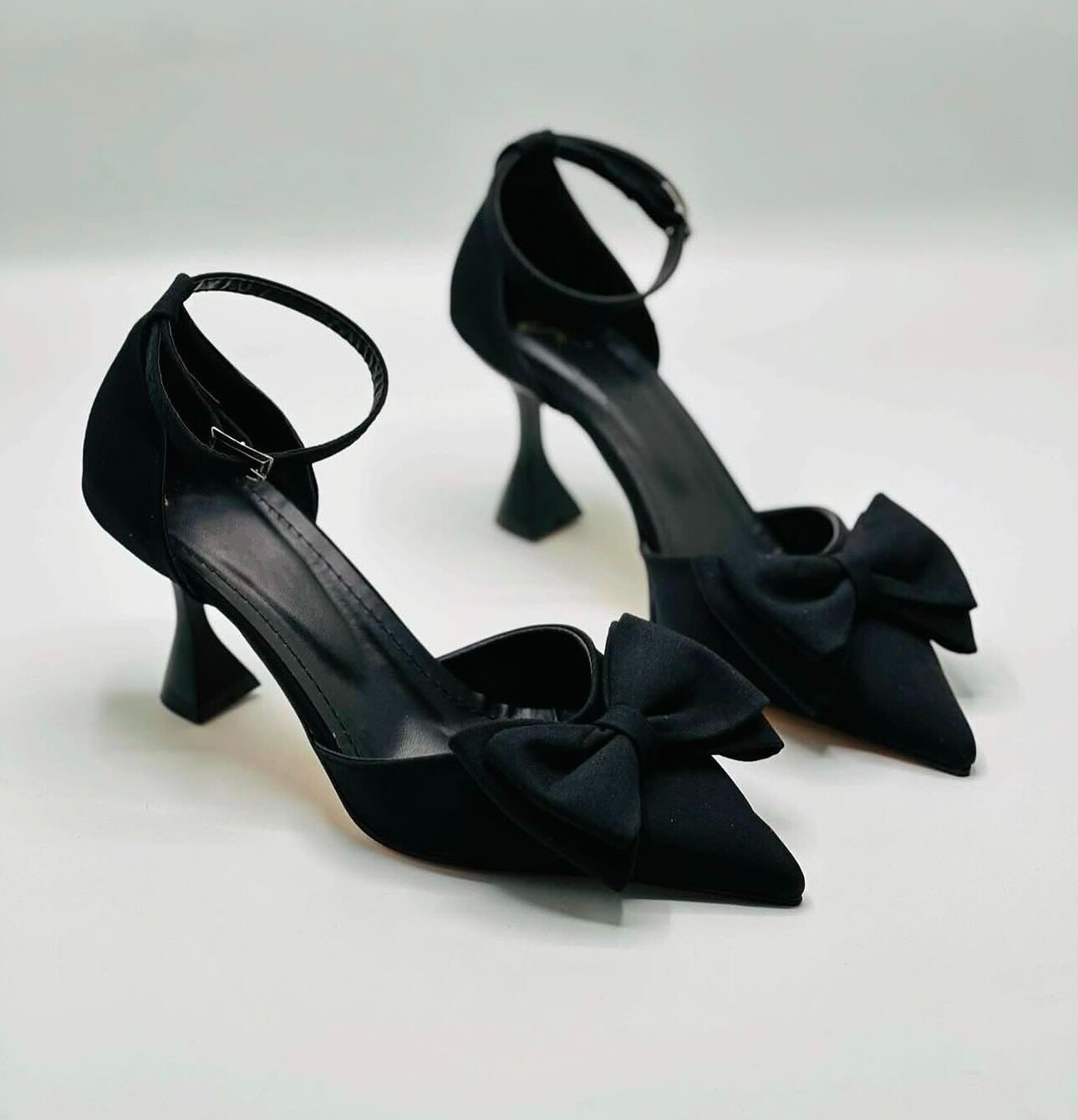 Qismat Elegant Women's Heels – Butterfly Knot in Black & White