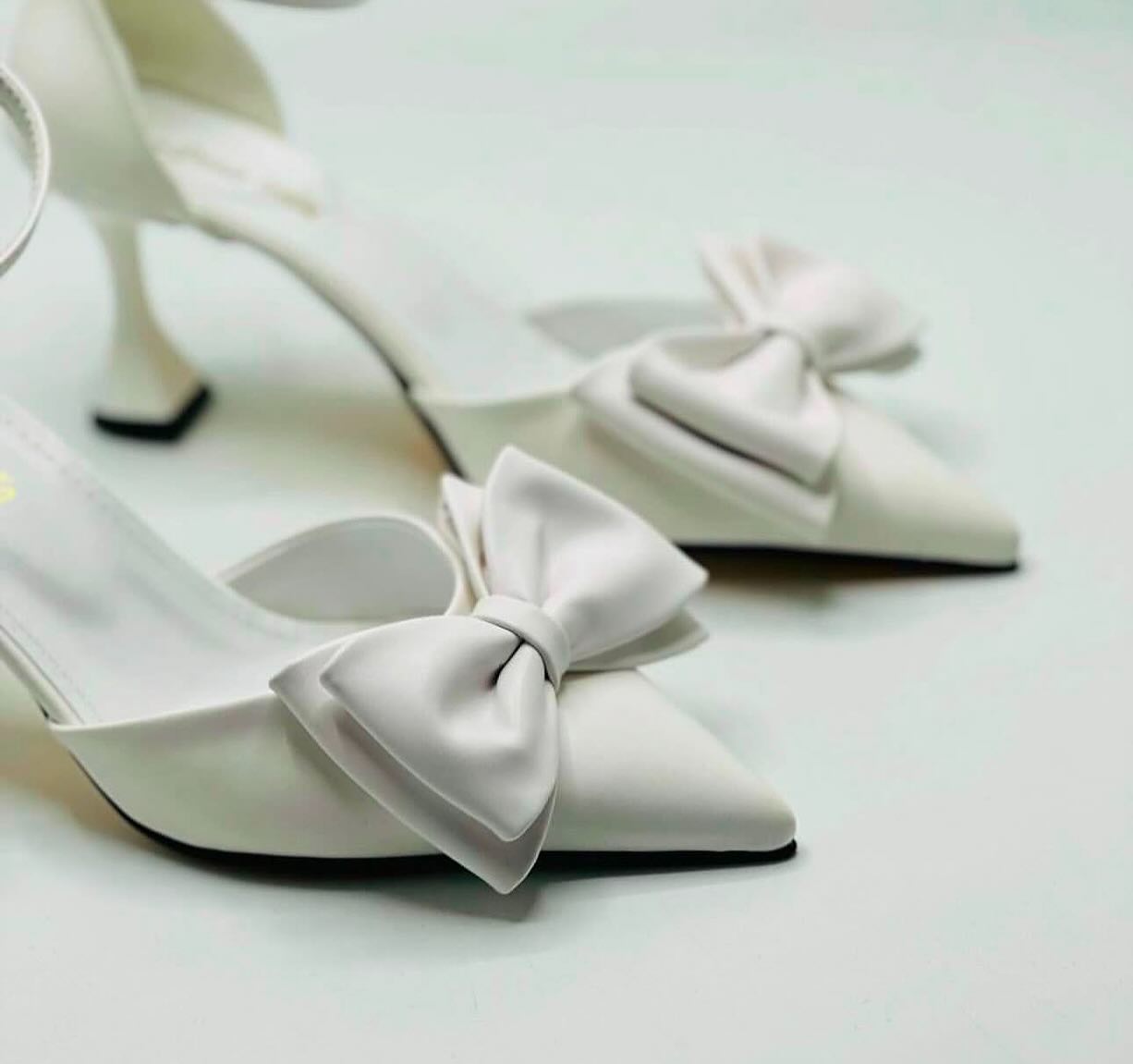 Qismat Elegant Women's Heels – Butterfly Knot in Black & White